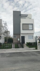 Casa de 3 niveles - VALLE CONDESA JUAREZ NL