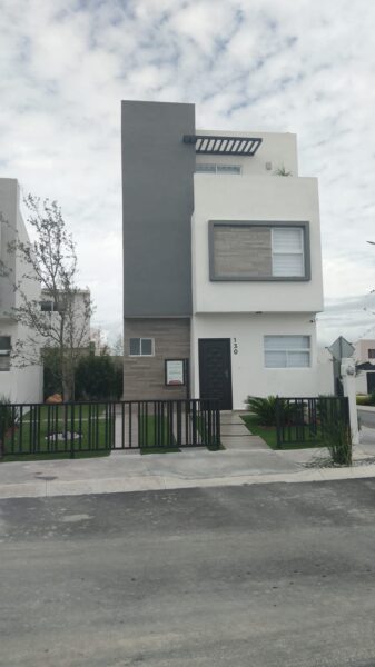 Casa de 3 niveles - VALLE CONDESA JUAREZ NL
